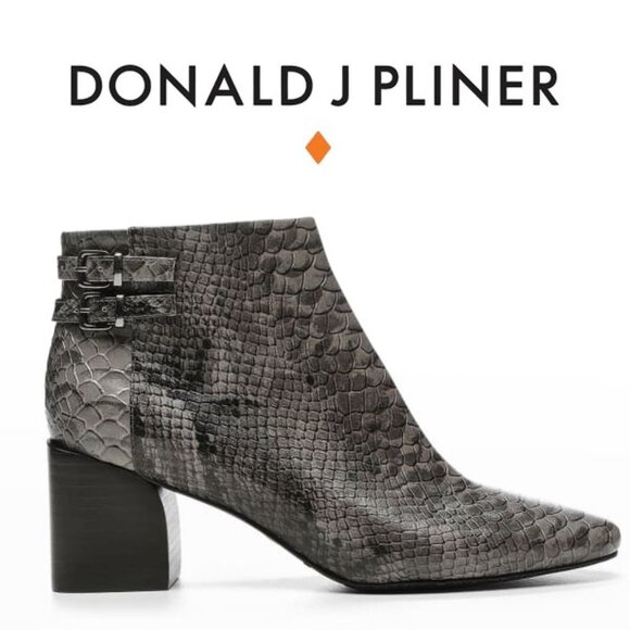 🎩🗝️NWOB $278 Donald J. Pliner Alek Gray Python Print Leather Heel Ankle Boots -7 - Picture 3 of 9